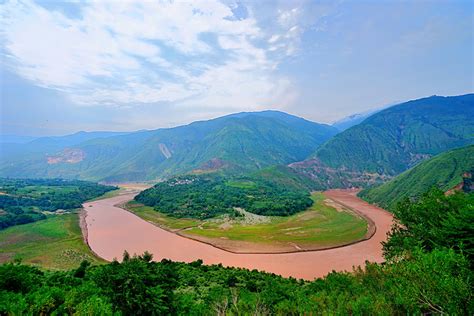 云南旅游 红河州绿色“三张牌”撬动高质量发展，突出“康养”元素 健康“提亮”旅游