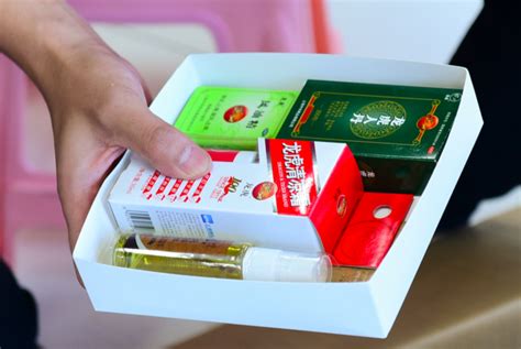 家家小药箱都囤着一些过期药，家庭小药箱应经常清理_河北日报客户端