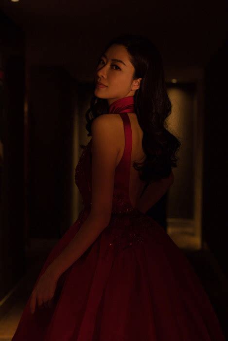 熊黛林红色刺绣礼服图片