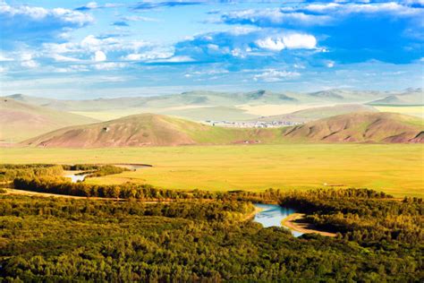 航拍夏日呼和塔拉：天高云阔入画来-内蒙古旅游-内蒙古新闻网
