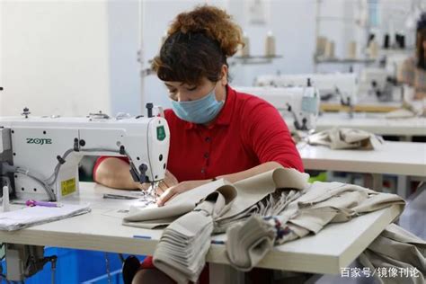 岳普湖县：新岳服装纺织园区保外贸，促生产，稳就业！