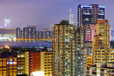 富豪住什么样的房子，其中香港的两处豪宅都建在山顶上