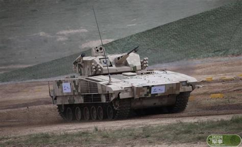 汉和：中国VN1新型轮式战车确定参加国庆阅兵_军事_凤凰网
