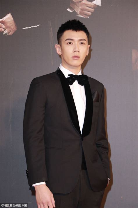 香港金像奖红毯男星：看谁穿西装最型_娱乐_环球网