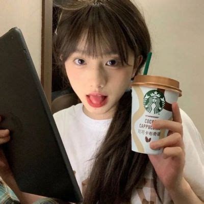 发光头像甜美女生