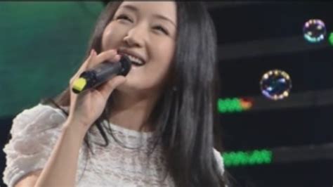 杨钰莹携新唱片再次复出 歌迷们对她的感情一如既往_凤凰网视频_凤凰网