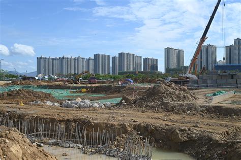 三亚中央商务区加快推进项目建设 前11月固定资产投资超序时进度 - 封面新闻