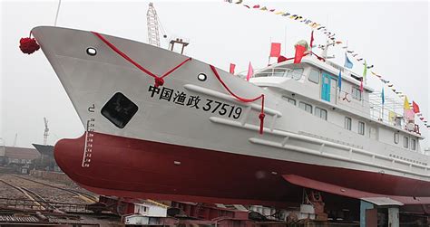 山东荣成新建100吨级渔政执法船顺利下水 - 海洋财富网