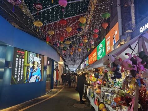贵阳中华路商业街夜景灯光航拍视频mp44K视频素材-第6284个作品