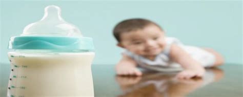 喂养：怎样让母乳喂养的宝宝用奶瓶吃奶_健康_腾讯网