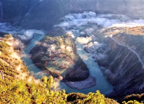 2023怒江大峡谷游玩攻略,...的江带，蓝蓝的天，白白的...【去哪儿攻略】