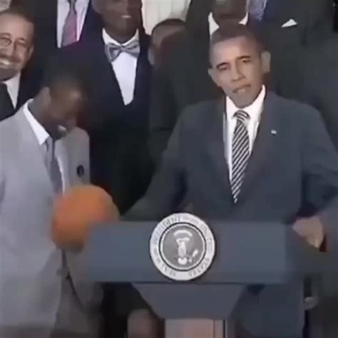 奥巴马是不是史上最会打篮球的总统？-直播吧zhibo8.cc