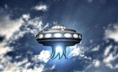 中国UFO专家：外星人飞行器不受重力影响，多在130公里空间飞行__财经头条