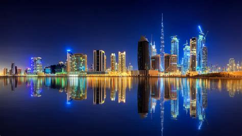 迪拜建筑物摩天大楼夜景唯美电脑壁纸下载-壁纸图片大全