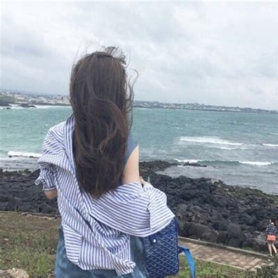 成熟温柔女生背影头像
