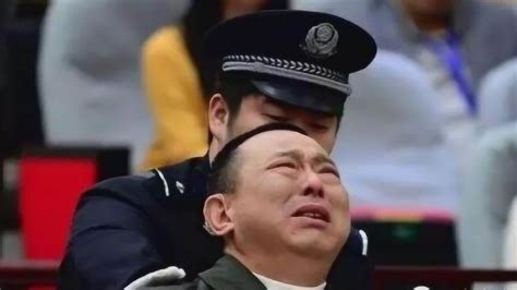 珍贵影像：刘汉执行枪决前，被安排和家人见最后一面！_腾讯视频