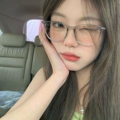 优雅温柔气质女生头像