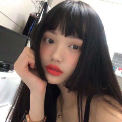 非主流美女大眼头像