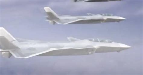 喜讯，双座版歼-20S已刷上隐身涂层飞行，6处改变透露出技术细节|隐身战斗机|战斗机|飞行员_新浪新闻