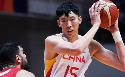 【体育晚报】中国男篮公布世预赛23人名单 姆巴佩荣膺2017金童奖|界面新闻 · 体育
