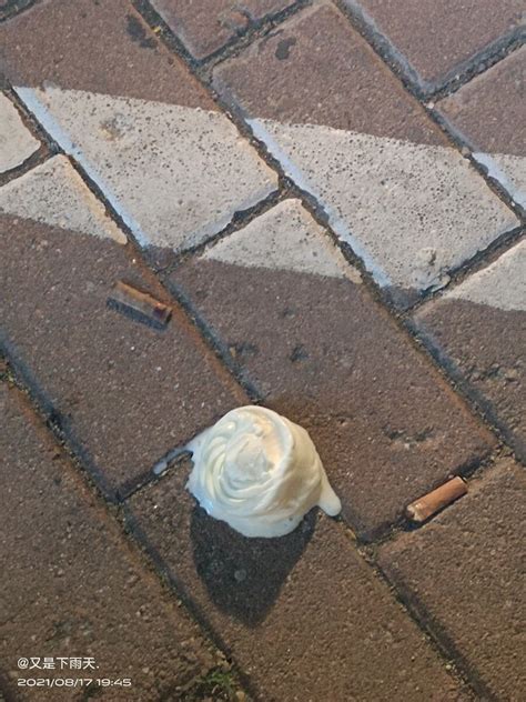 冰淇淋掉地上的图片,冰淇淋掉了图片,冰淇淋掉地上的简笔画_大山谷图库