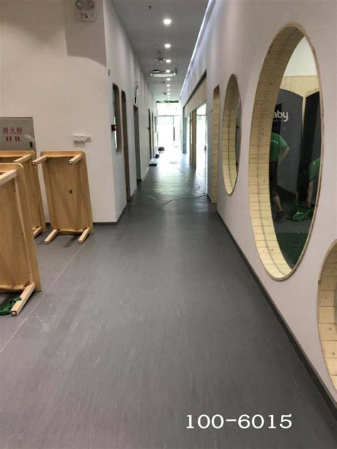 PVC塑胶地板进入各种餐厅的优势有哪些_广东大巨龙建筑材料有限公司