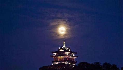十五的月亮十六圆寓意含义 中秋节赏月吃月饼的来历简单介绍-四得网