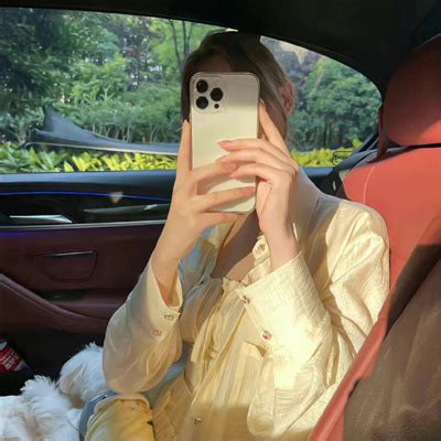 温柔秋日女生头像