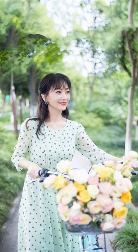 张雅芝图片