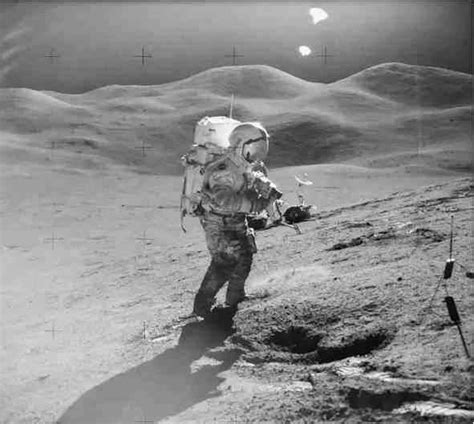 登月竞赛，苏联为啥未能镰刀锤子旗插上月球？（一）_地球