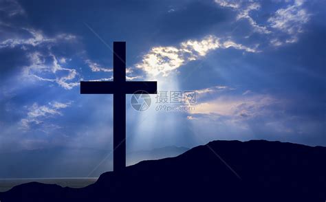 木制十字架图片-阳光照耀下的的木制十字架素材-高清图片-摄影照片-寻图免费打包下载