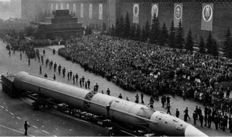 冷战时，苏联军官23分钟的坚持，拯救了全世界，事后却被处理|彼得罗夫|苏联|冷战_新浪新闻