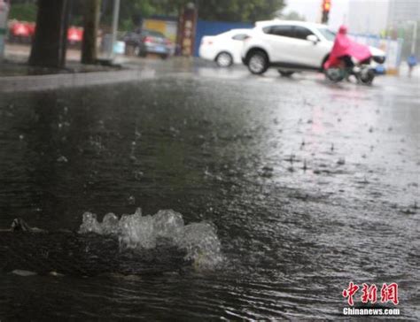 徐州突降大到暴雨 平均雨量达125.8毫米_我苏网