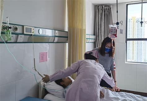 巴以冲突下的加沙：怀孕母亲与孩子一起遇难，医院几近崩溃