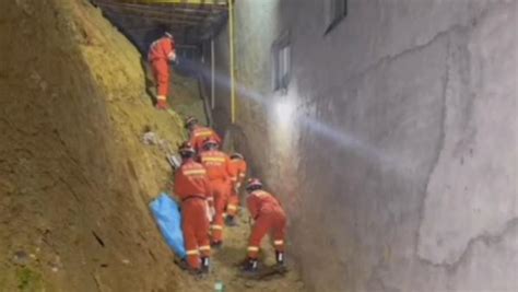 陕西安康发生一起坡体坍塌事故，3人被埋不幸遇难_凤凰网视频_凤凰网