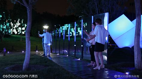 “万物共生”户外光影艺术沉浸式体验展在北京开幕