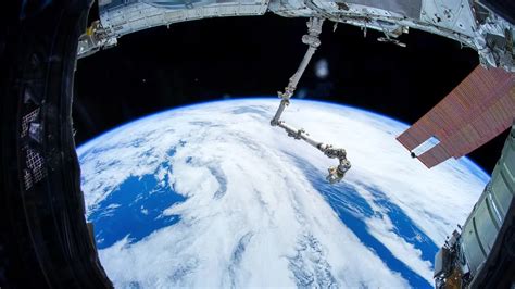 中国空间站首次太空授课活动取得圆满成功