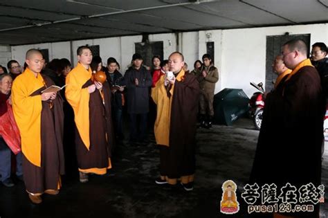 杭州灵隐寺举行放生活动为昆明暴恐事件伤亡同胞祈福 - 菩萨在线