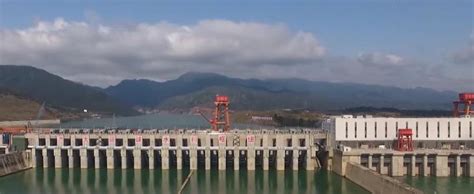 中国水利水电第五工程局有限公司 基层动态 哈密项目泄洪排沙洞进水塔顺利封顶