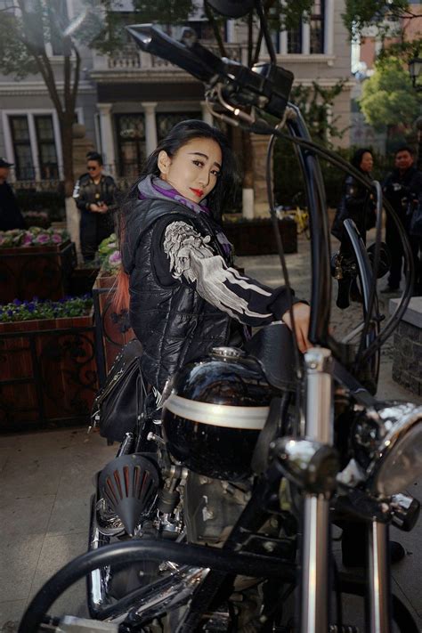 武汉时装街拍-----黎黄陂路上的摩托车手！。。。。。。。-中关村在线摄影论坛