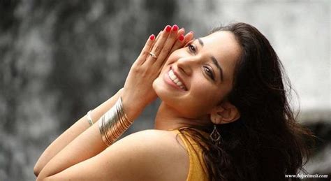 名人诞辰：印度女演员及模特儿一一迪雅·梅莎