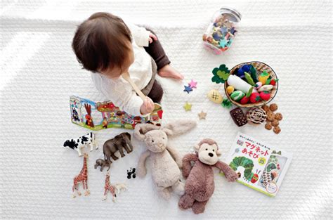 0～3岁各个阶段的宝宝适合玩什么玩具？