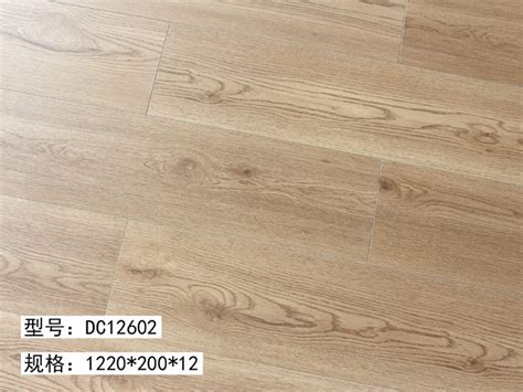 WQ316无醛新三层实木地板 橡木原木色 大板-无醛新三层实木-圣保罗家居-木地板厂家_多层实木|强化|环保地板代理加盟
