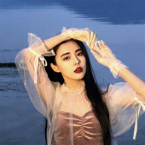 头像甜美女生港风霸气