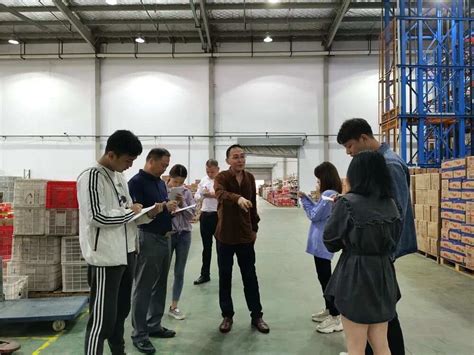秀山茶叶电商孵化园项目运营团队开展入职培训活动