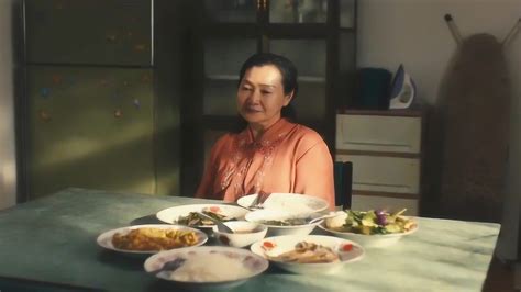 泰国感人公益广告：期待孩子回家吃饭的母亲！_腾讯视频