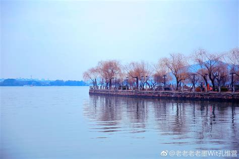 安静的美男子图片