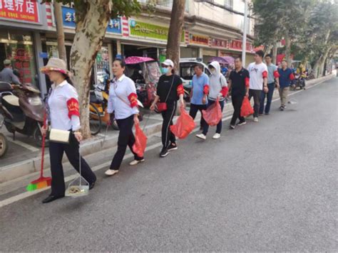 带上“红袖标”昆明市宜良县法学会志愿者在行动 - 动态 - 云南省法学会
