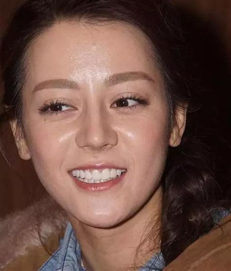 迪丽热巴素颜图图片