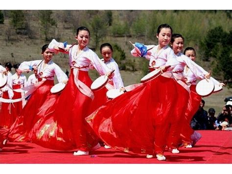 韩国人说冬奥会开幕式上朝鲜族服饰是他们的，网友：宇宙是韩国的 - 知乎